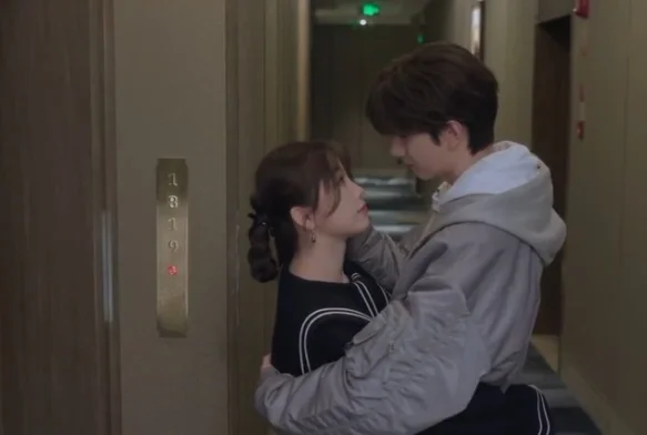 Кадр к 22 серии «Тсс, король спит»