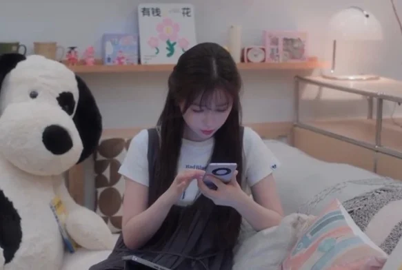 Кадр к 22 серии «Тсс, король спит»