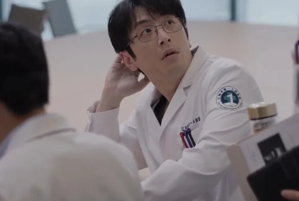 Кадр к 5 серии «Общество доброй воли»