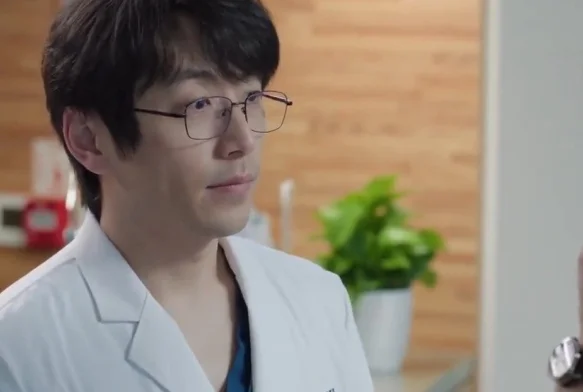 Кадр к 15 серии «Общество доброй воли»