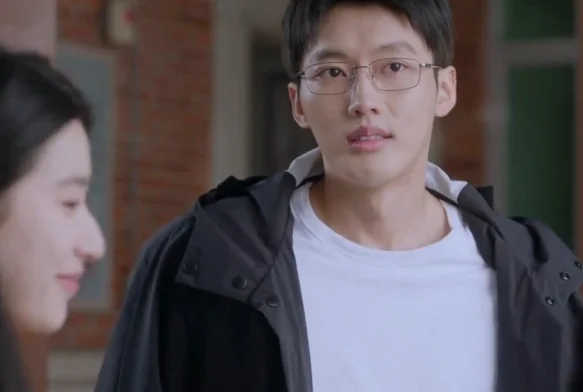 Кадр к 32 серии «Общество доброй воли»