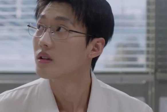 Кадр к 35 серии «Общество доброй воли»