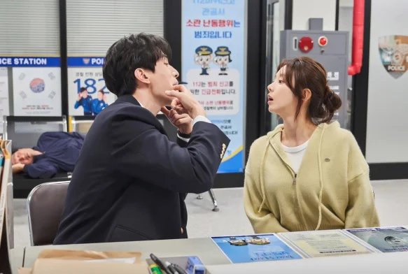 Кадр к 1 серии «Страховка на случай развода»