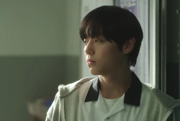 Кадр к 1 серии «Слабый герой»