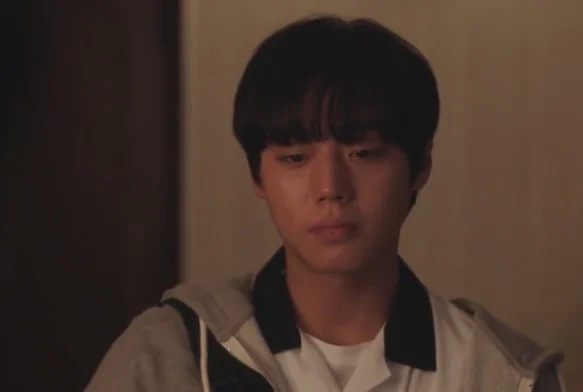 Кадр к 1 серии «Слабый герой»