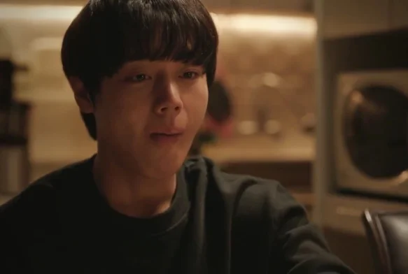 Кадр к 2 серии «Слабый герой»