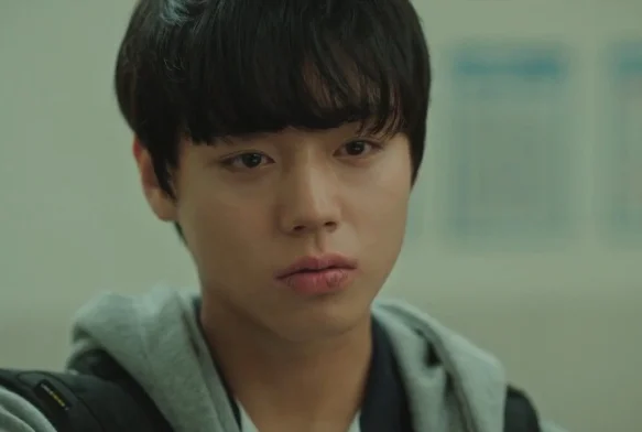 Кадр к 2 серии «Слабый герой»