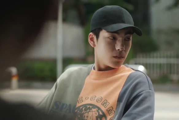 Кадр к 2 серии «Слабый герой»