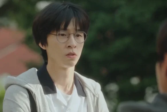 Кадр к 3 серии «Слабый герой»