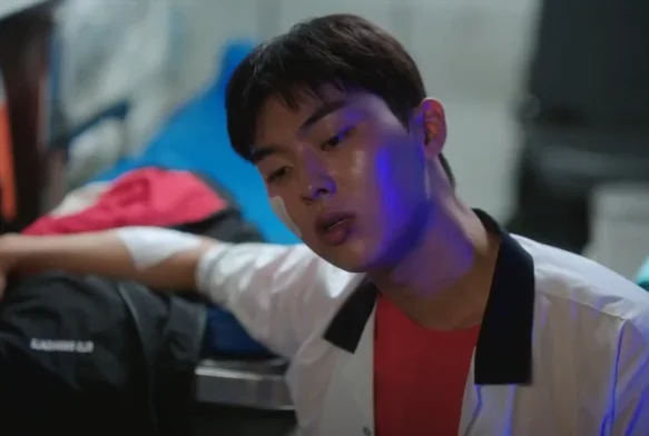 Кадр к 4 серии «Слабый герой»