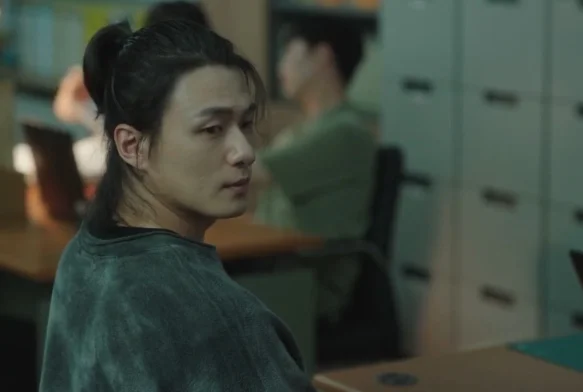 Кадр к 4 серии «Слабый герой»