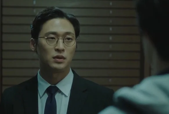 Кадр к 4 серии «Слабый герой»