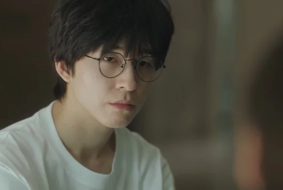 Кадр к 5 серии «Слабый герой»