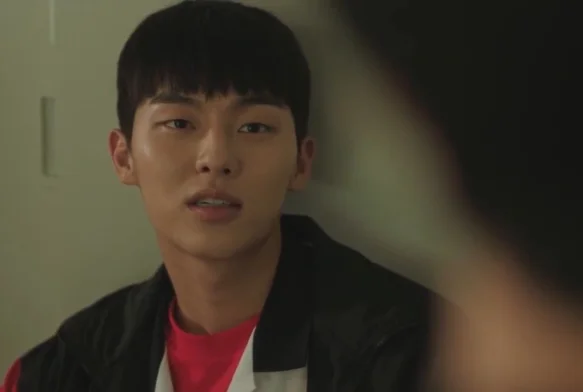 Кадр к 6 серии «Слабый герой»