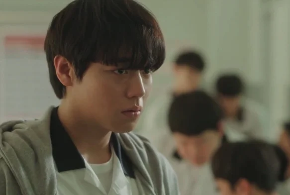 Кадр к 6 серии «Слабый герой»