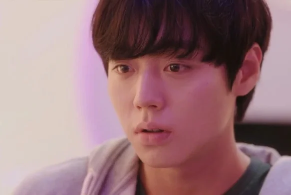 Кадр к 6 серии «Слабый герой»