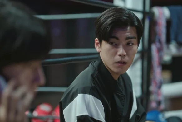 Кадр к 6 серии «Слабый герой»