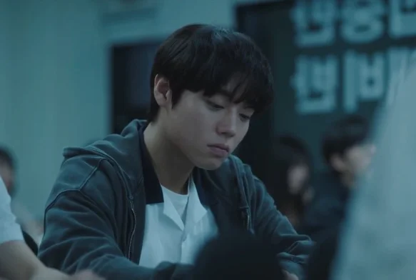 Кадр к 6 серии «Слабый герой»