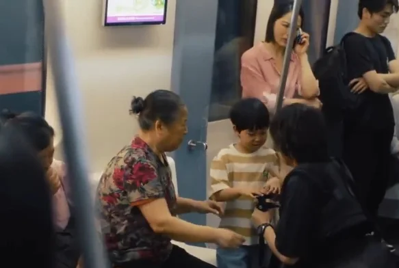 Кадр к 4 серии «Достойные любви»