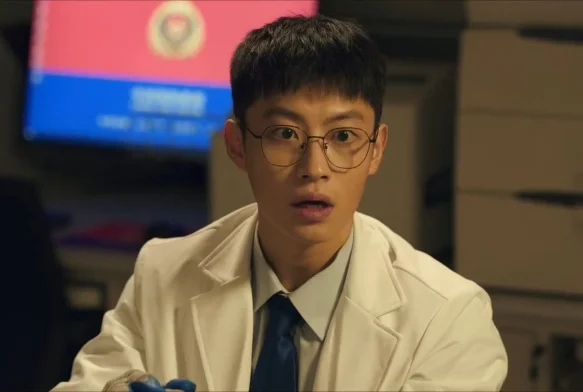 Кадр к 2 серии «Неестественный огонь»