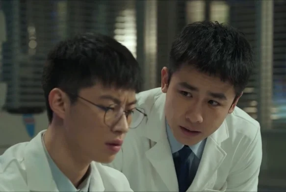 Кадр к 2 серии «Неестественный огонь»