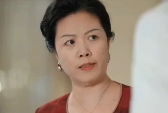 Кадр к 4 серии «Замуж за гангстера»