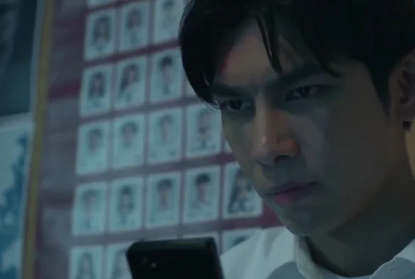 Кадр к 3 серии «Классная комната: 29 заложников»