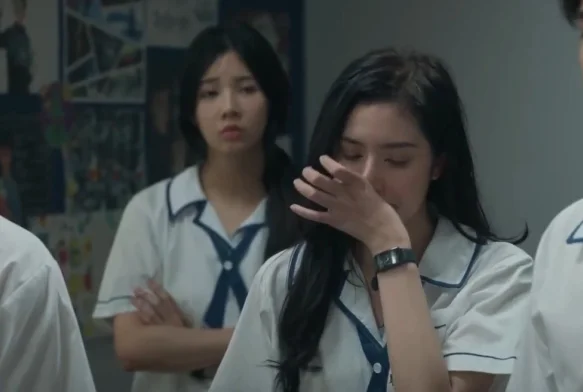 Кадр к 5 серии «Классная комната: 29 заложников»