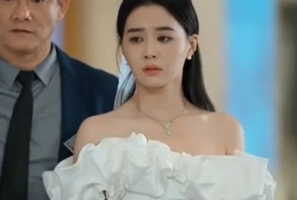 Кадр к 4 серии «Замуж за гангстера»