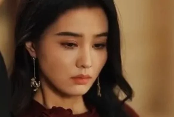 Кадр к 9 серии «Замуж за гангстера»