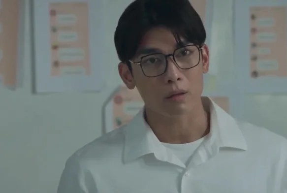 Кадр к 6 серии «Классная комната: 29 заложников»