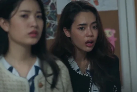 Кадр к 7 серии «Классная комната: 29 заложников»