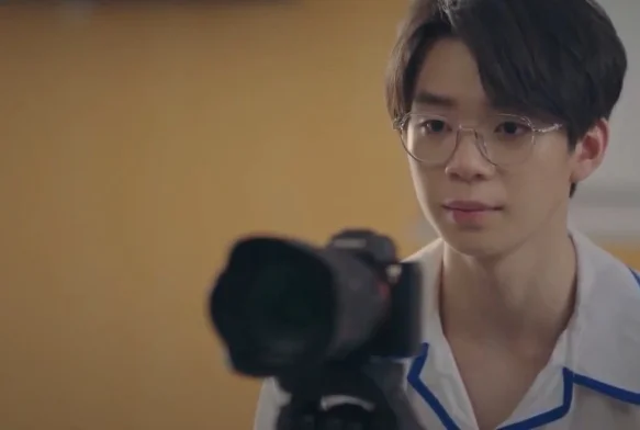 Кадр к 9 серии «Классная комната: 29 заложников»