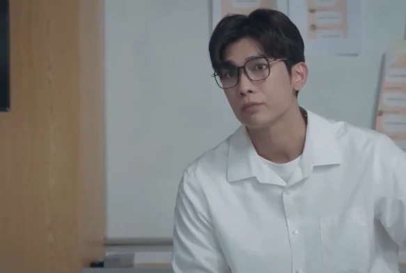 Кадр к 10 серии «Классная комната: 29 заложников»