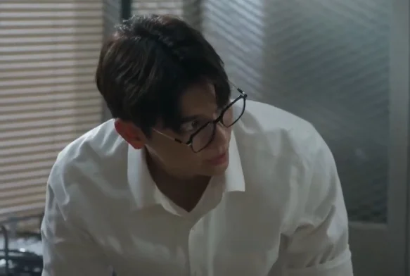 Кадр к 13 серии «Классная комната: 29 заложников»