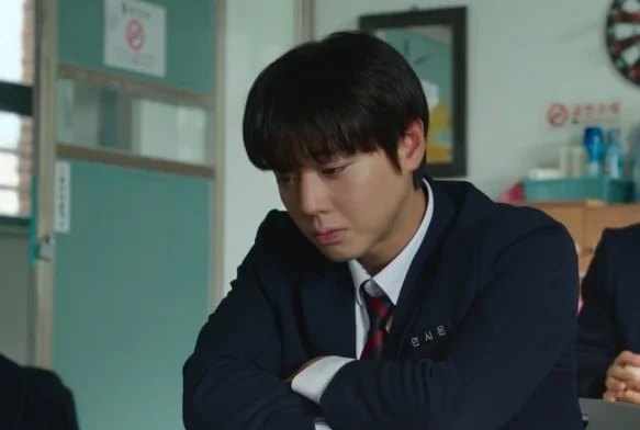 Кадр к 1 серии «Слабый герой 2 сезон»