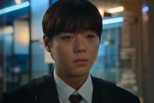 Кадр к 1 серии «Слабый герой 2 сезон»