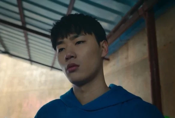 Кадр к 2 серии «Слабый герой 2 сезон»