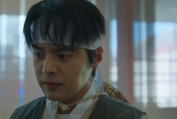 Кадр к 3 серии «Слабый герой 2 сезон»