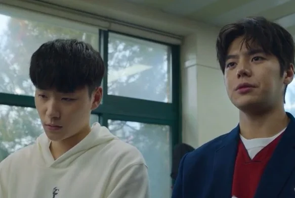 Кадр к 3 серии «Слабый герой 2 сезон»