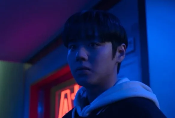 Кадр к 4 серии «Слабый герой 2 сезон»