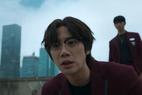 Кадр к 4 серии «Слабый герой 2 сезон»