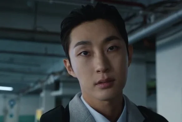 Кадр к 5 серии «Слабый герой 2 сезон»