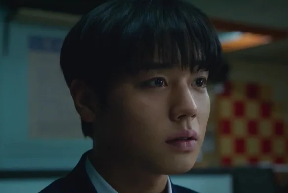 Кадр к 6 серии «Слабый герой 2 сезон»