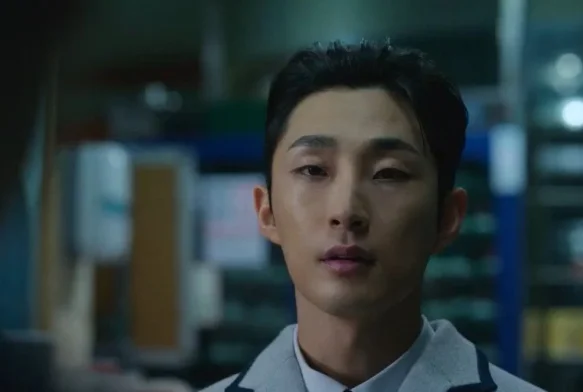 Кадр к 6 серии «Слабый герой 2 сезон»