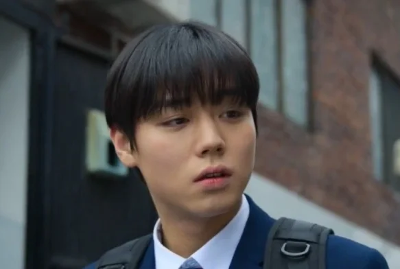 Кадр к 6 серии «Слабый герой 2 сезон»