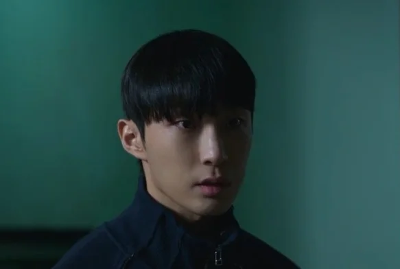 Кадр к 7 серии «Слабый герой 2 сезон»