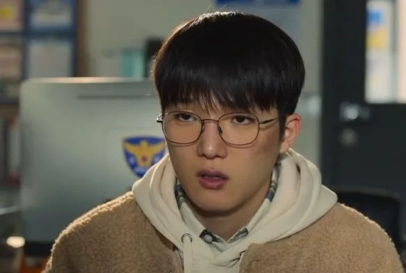 Кадр к 7 серии «Слабый герой 2 сезон»