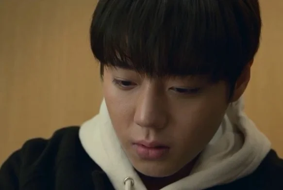 Кадр к 8 серии «Слабый герой 2 сезон»