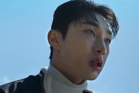 Кадр к 8 серии «Слабый герой 2 сезон»